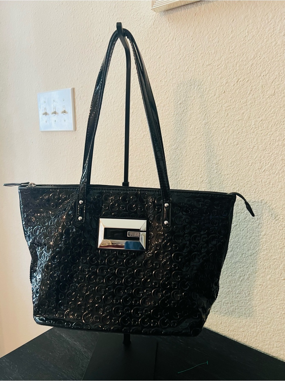 Y2K Guess Black Patent Tote Bag with Embossed G Pattern and Iconic Silver G Logo